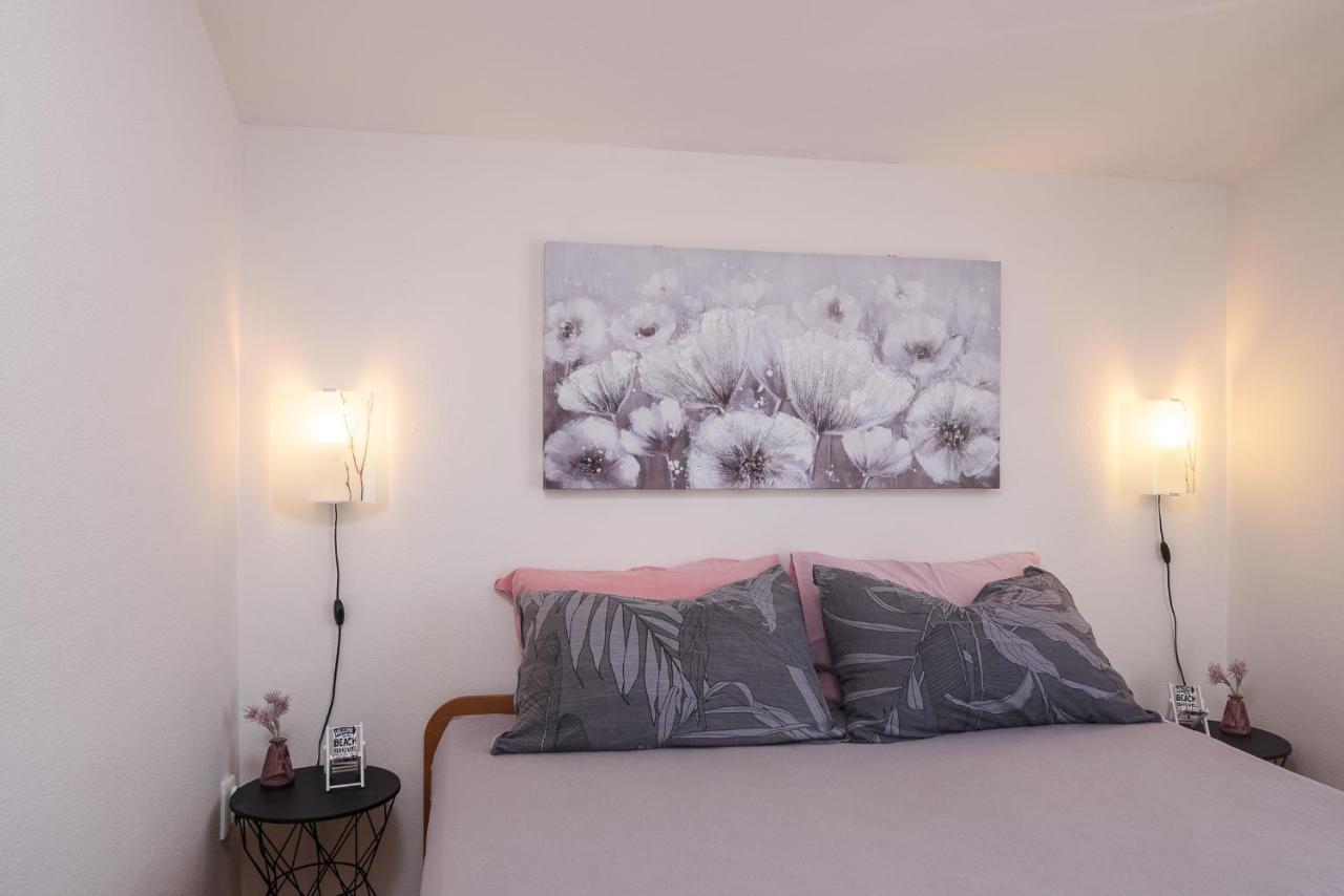 Vikeli Apartment โตรกีร์ ภายนอก รูปภาพ
