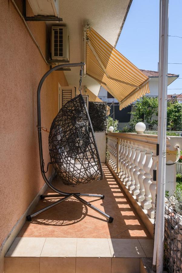 Vikeli Apartment โตรกีร์ ภายนอก รูปภาพ