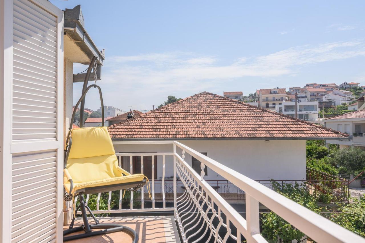 Vikeli Apartment โตรกีร์ ภายนอก รูปภาพ