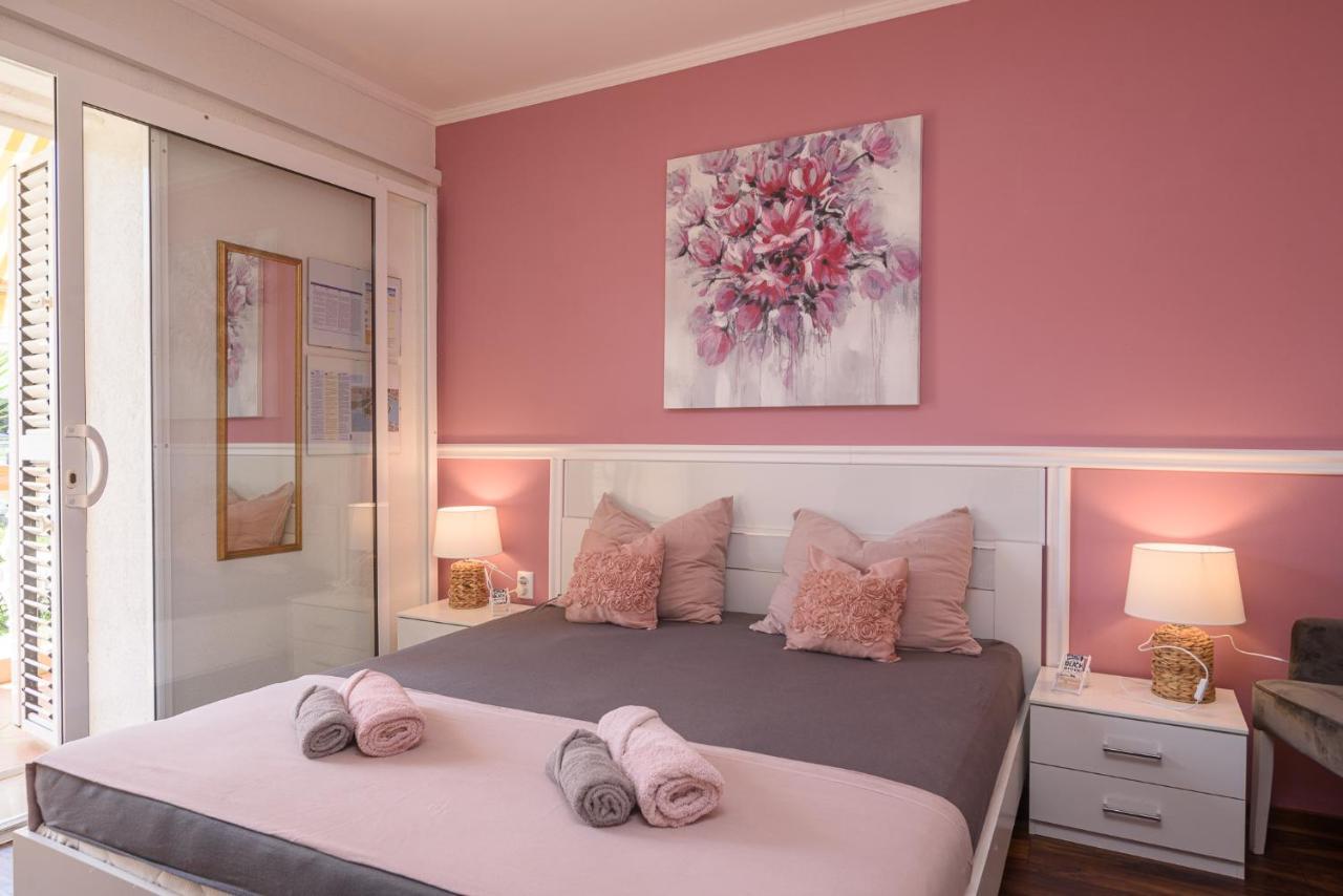 Vikeli Apartment โตรกีร์ ภายนอก รูปภาพ