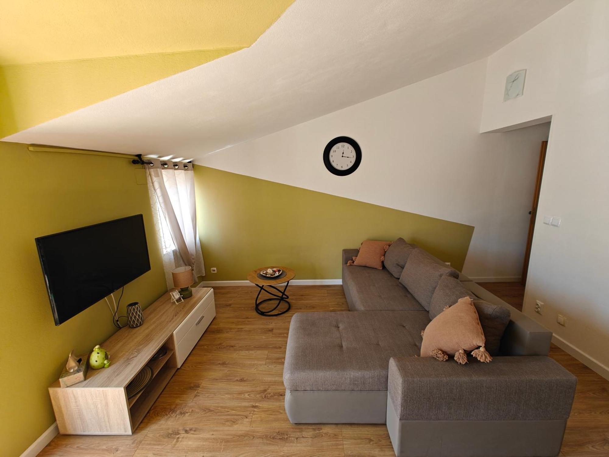 Vikeli Apartment โตรกีร์ ภายนอก รูปภาพ